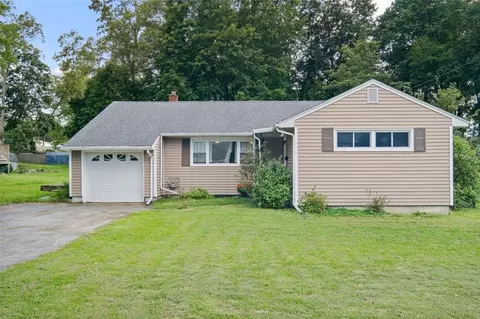 4 Miller Rd, Poughkeepsie, NY 12603