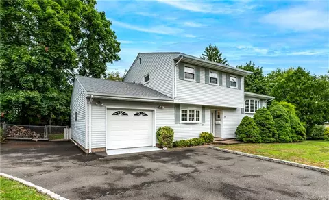 31 Chestnut Oval, Orangetown, NY 10962