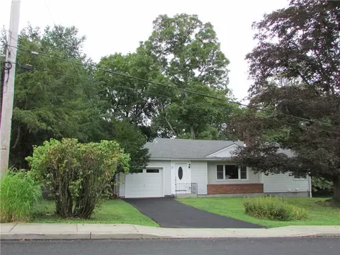 10 Tamara Ln, Cornwall, NY 12518