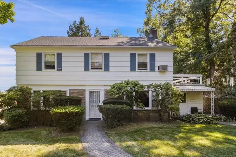 520 E Lincoln Ave, Mount Vernon, NY 10552