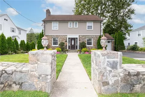 99 Lawrence Ave, Eastchester, NY 10709