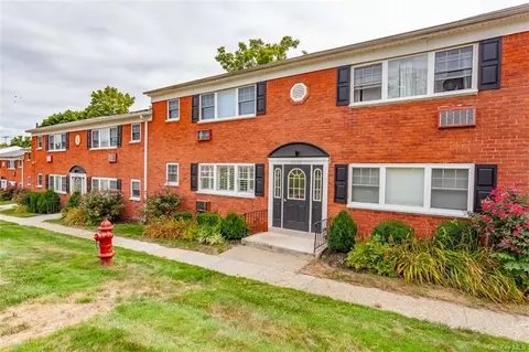 1879 Crompond Rd #E-18, Peekskill, NY 10566