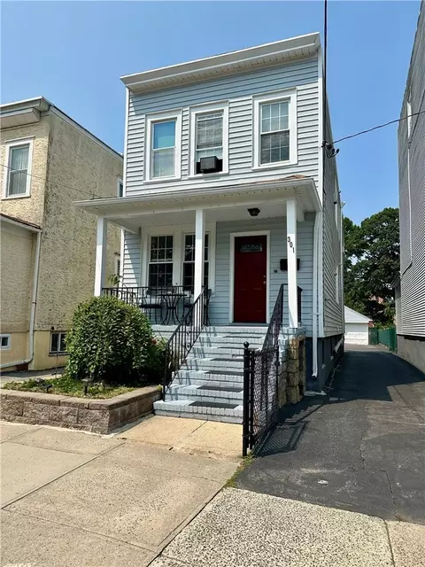 301 Sickles Ave, New Rochelle, NY 10801