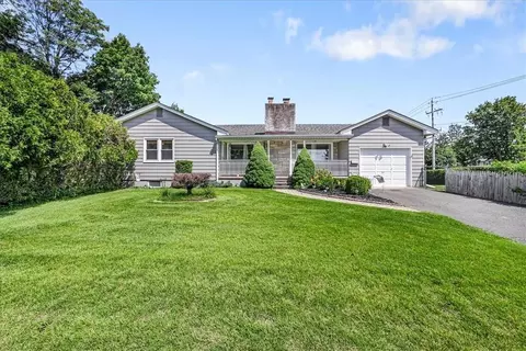 91 Washburns Ln, Stony Point, NY 10980