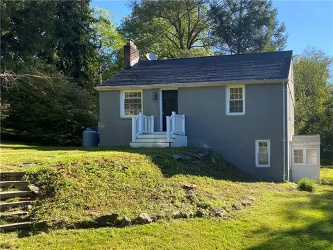 20 Old Post Rd, Rhinebeck, NY 12572