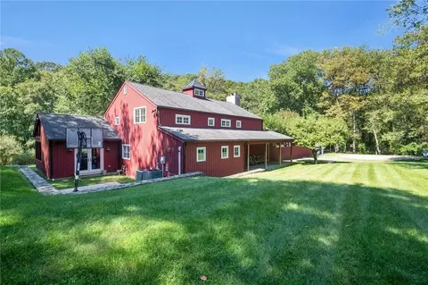 34 Old Church Ln, Lewisboro, NY 10590