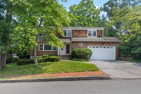 22 Barclay Rd, Greenburgh, NY 10583