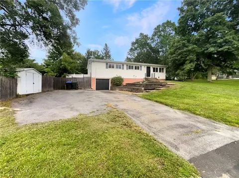 12 Larchwood Dr, Goshen, NY 10924