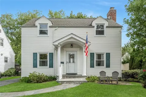 211 Lincoln Pl, Eastchester, NY 10709