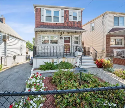 1009 Swinton Ave, New York, NY 10465