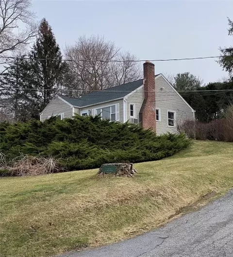 21 Willow Rd, Carmel, NY 10512
