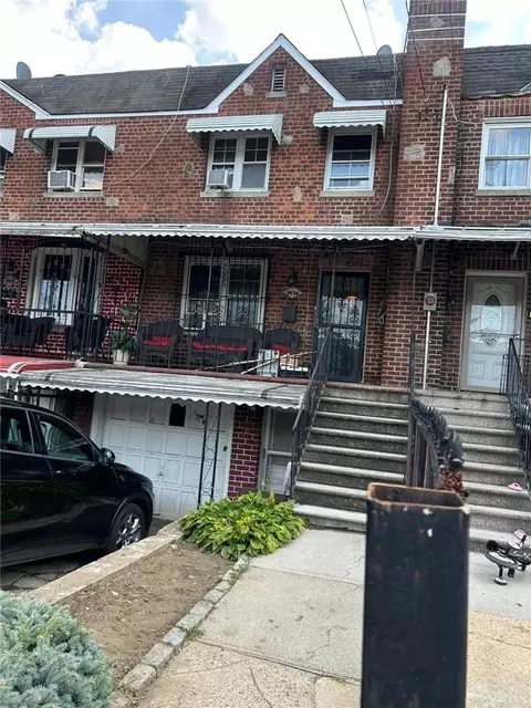 1476 Arnow Ave, New York, NY 10469