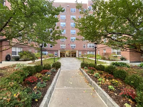 120 E Hartsdale Ave #4P, Greenburgh, NY 10530