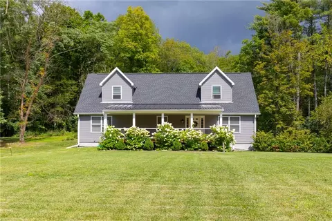 93 Kelly Rd, Red Hook, NY 12571