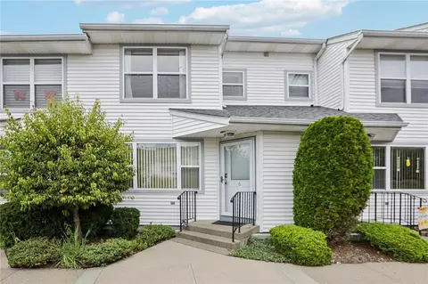 6 Lancaster Ct, Clarkstown, NY 10954