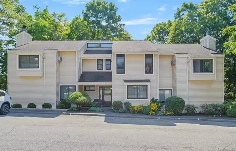 38 Woodland Trl, Carmel, NY 10512