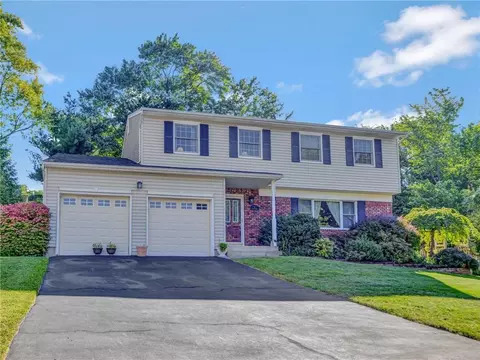 11 Jockey Hollow Dr, Clarkstown, NY 10954