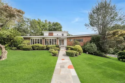 171 Harvard Dr, Hartsdale, NY 10530