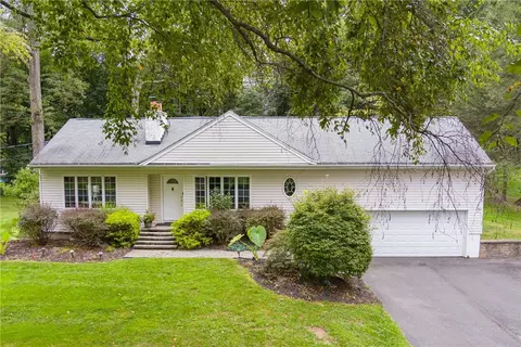 15 Victory Rd, Ramapo, NY 10901