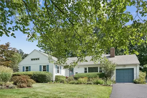 12 Meadow Way, White Plains, NY 10605