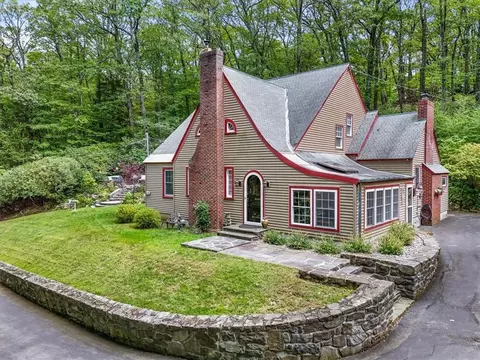 1079 State Hwy 211, Mount Hope, NY 10940