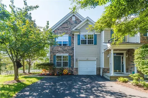 32 Ford Ct, Monroe, NY 10950