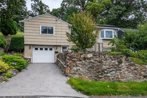 47 Lasalle Dr, New Rochelle, NY 10801