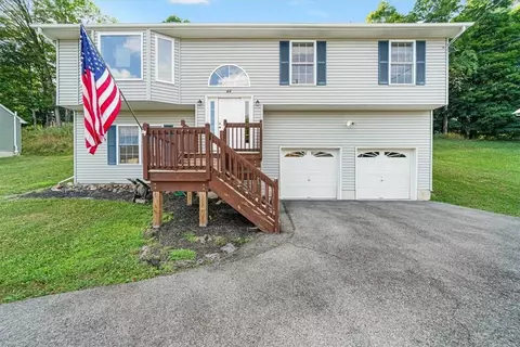 44 First St, Walden, NY 12586