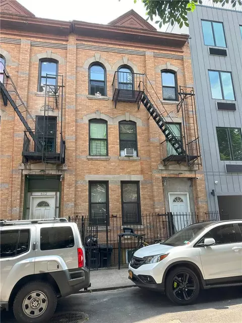 610 Beech Ter, New York, NY 10454