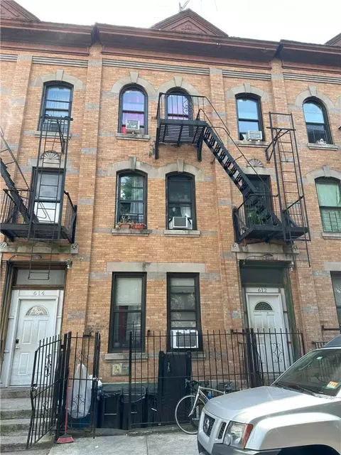 612 Beech Ter, New York, NY 10454