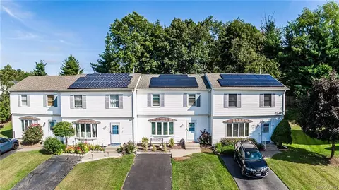 15 Matone Cir, West Haverstraw, NY 10993