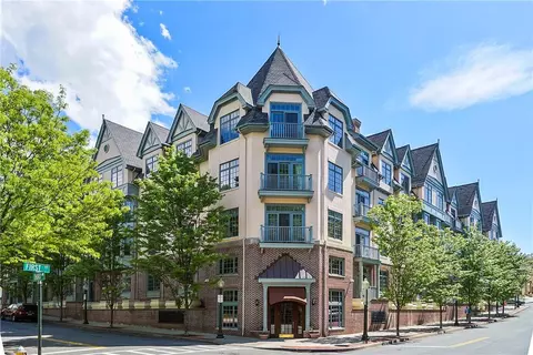 55 First St #205, Pelham, NY 10803