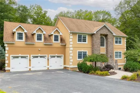 11 Birch Hill Dr, La Grange, NY 12603