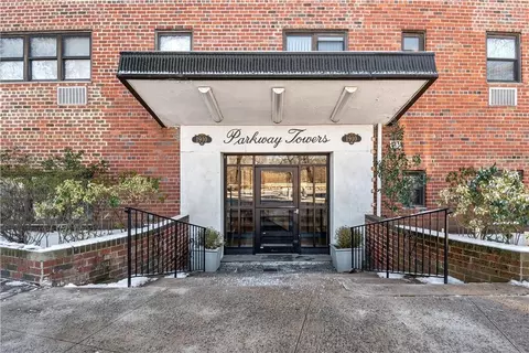1910 Pelham Pkwy S #5C, New York, NY 10461