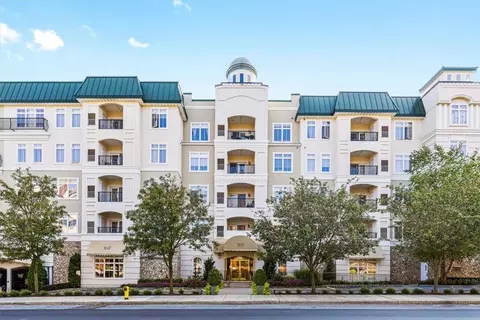410 Westchester Ave #306, Port Chester, NY 10573