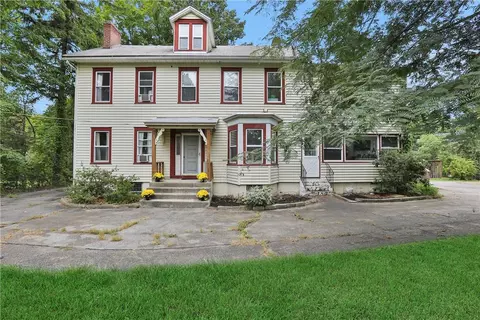 62 Cricchio Dr, Marlboro, NY 12542