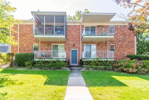 76 Bon Aire Cir #R1, Ramapo, NY 10901