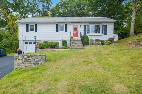 81 Plum Rd, Mahopac, NY 10541