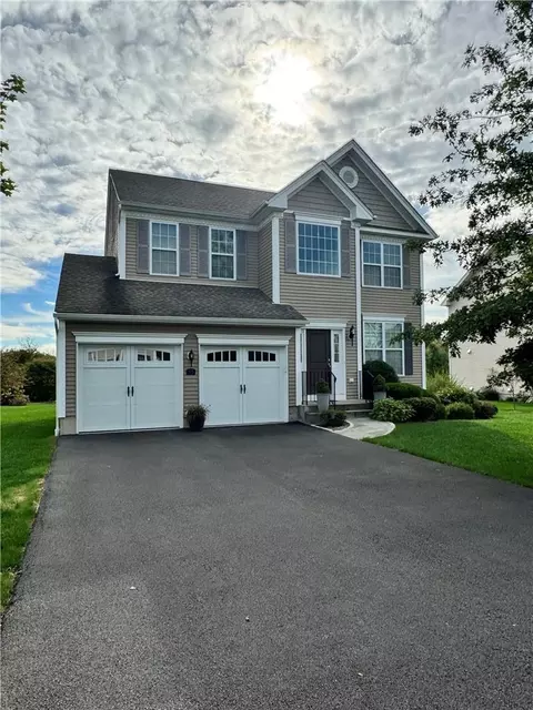 35 Tompkins Ln, East Fishkill, NY 12533