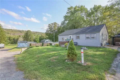 10 Delellas Ln, Deerpark, NY 12771