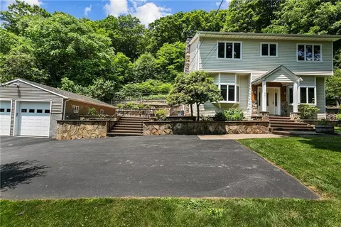 227 Barger St, Putnam Valley, NY 10579