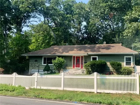 233 W Washington Ave, Orangetown, NY 10965