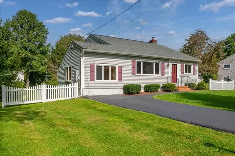 2921 S Deerfield Ave, Yorktown, NY 10598