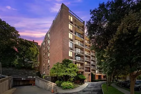 777 N Macquesten Pkwy #101, Mount Vernon, NY 10552