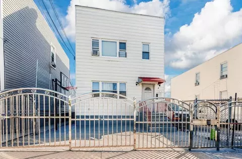 874 Van Nest Ave, New York, NY 10462