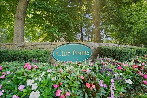 61 Club Pointe Dr, White Plains, NY 10605