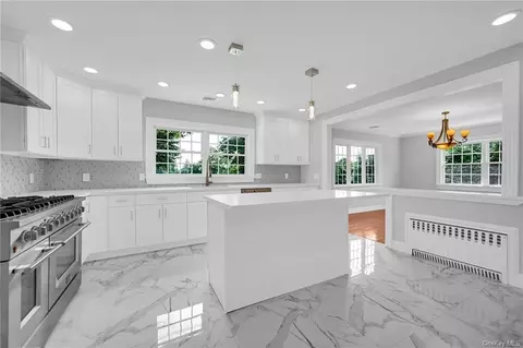 365 New Rochelle Rd, Bronxville, NY 10708