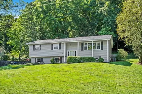 4 Good Time Ct, Goshen, NY 10924