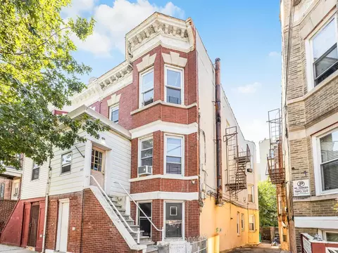 1837 Hunt Ave, New York, NY 10462