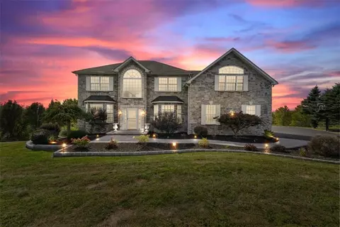 31 Grand View Ter, Chester, NY 10918